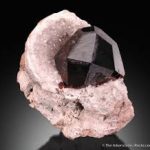 Garnet neosilicate
